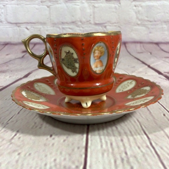 Vintage 1950’s Hand Painted Paneled Portrait Cup and Saucer Set Occupied Japan - Picture 3 of 10